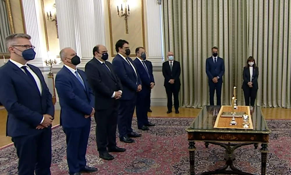 Μίνι ανασχηματισμός: Ορκίστηκαν οι νέοι υπουργοί